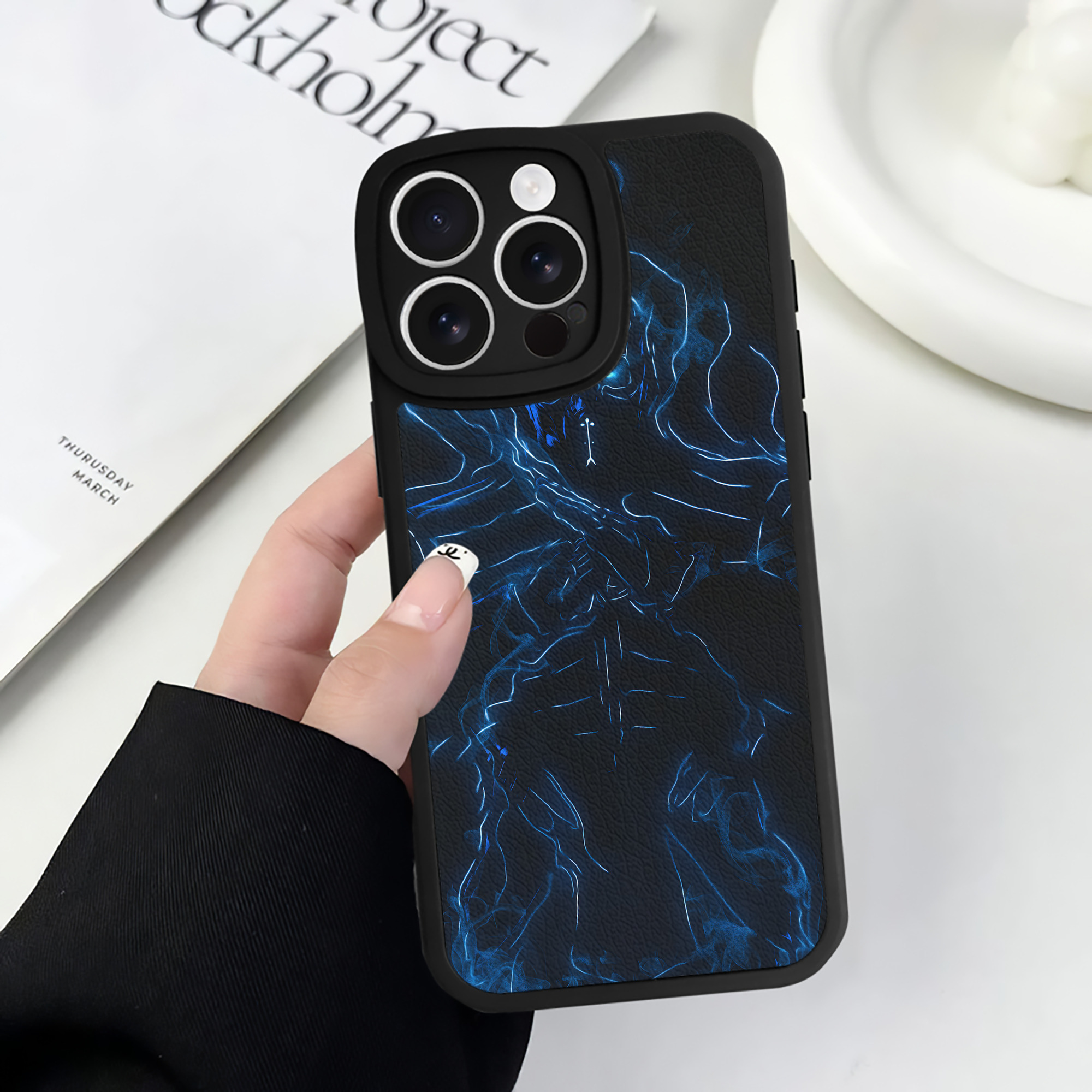 （画像用） アベンジャーズ The Avengers 【iPhone 16シリーズ対応】シリコンスマホケース（レザー調） 材質：シリコン